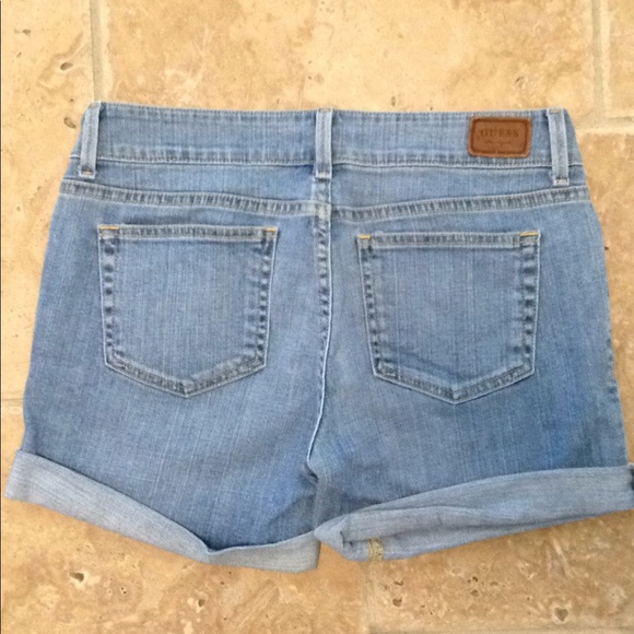 Women's guess shorts - Picture 2 of 4